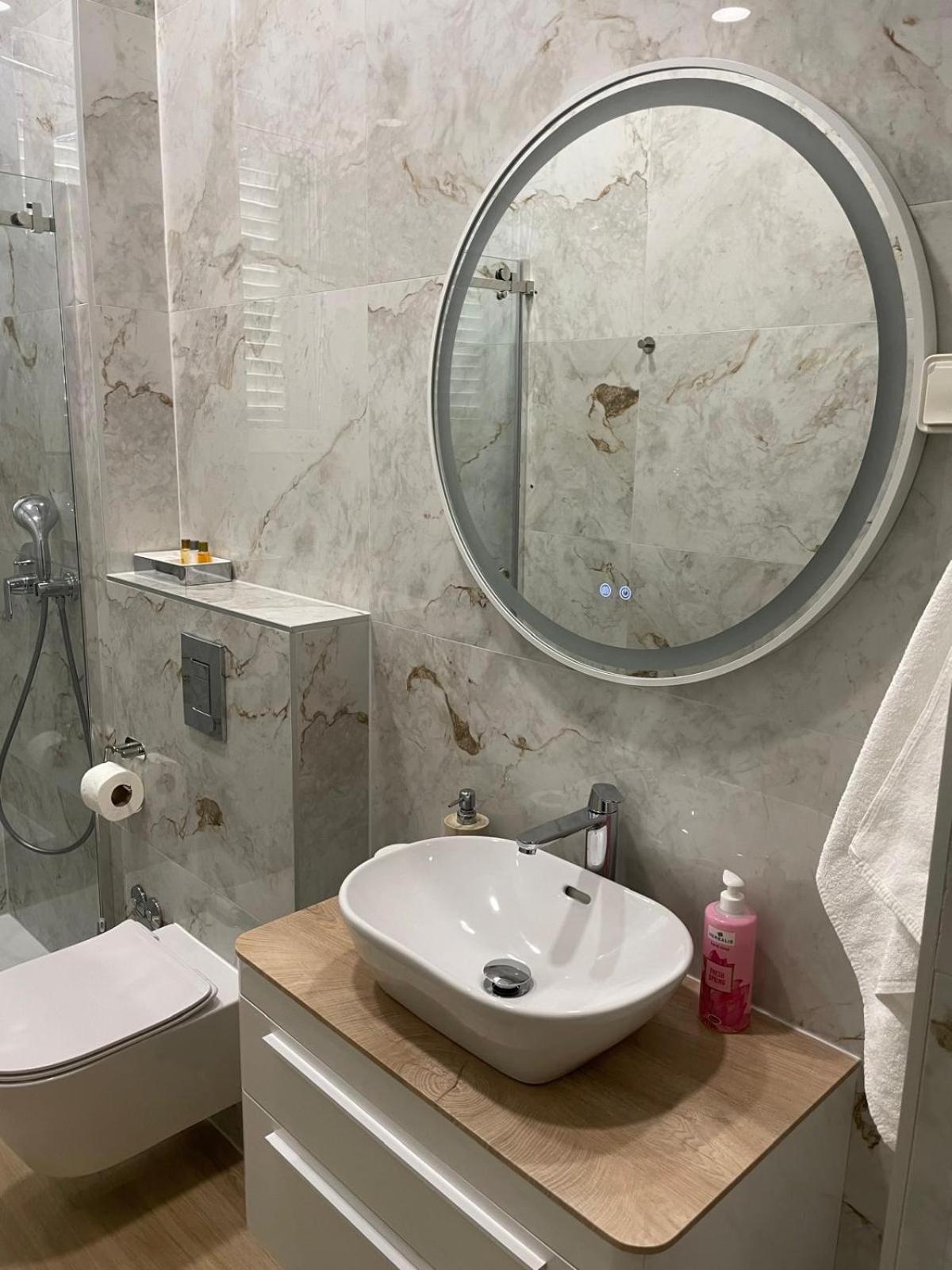 Blue Dolphin Apartment - Private Indoor Pool, Jacuzzi, Garden Split Exterior photo