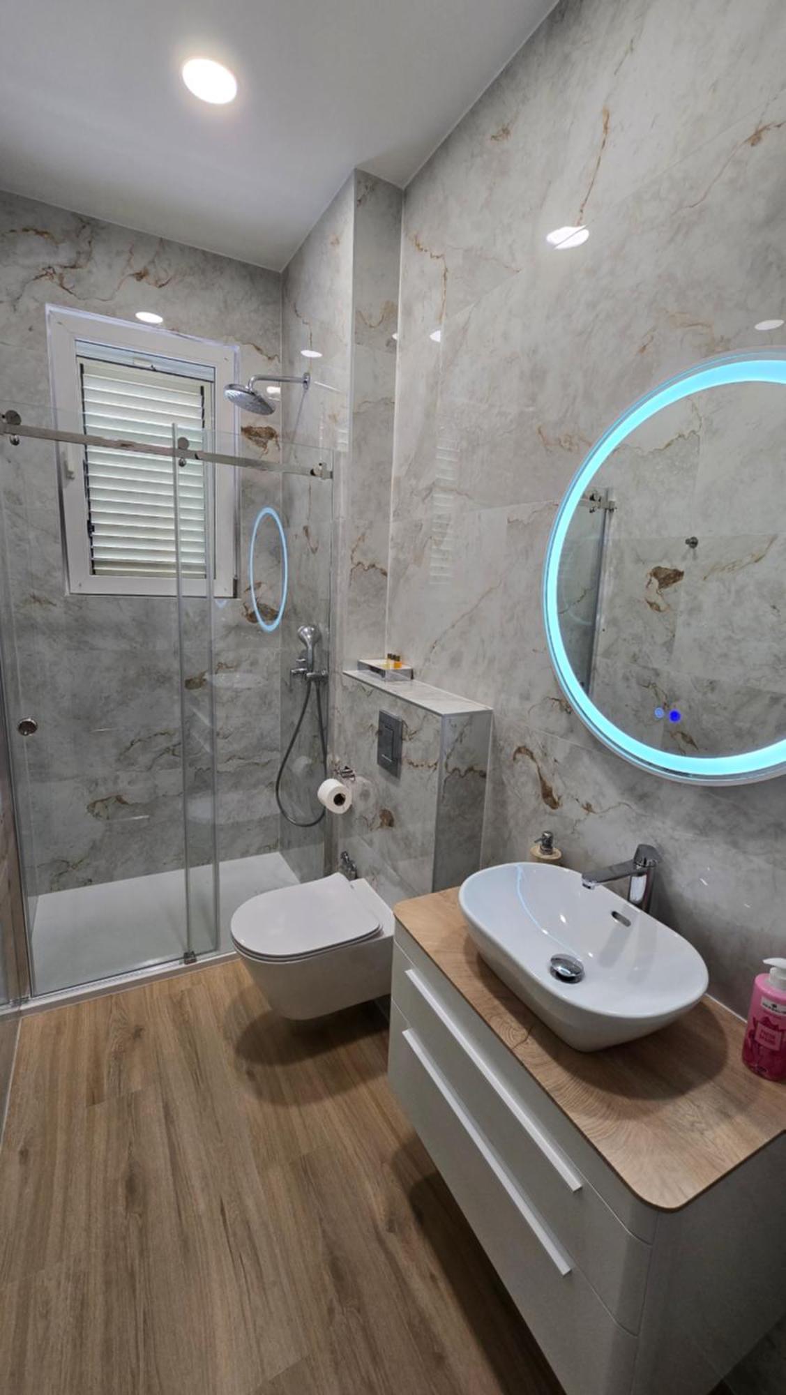 Blue Dolphin Apartment - Private Indoor Pool, Jacuzzi, Garden Split Exterior photo